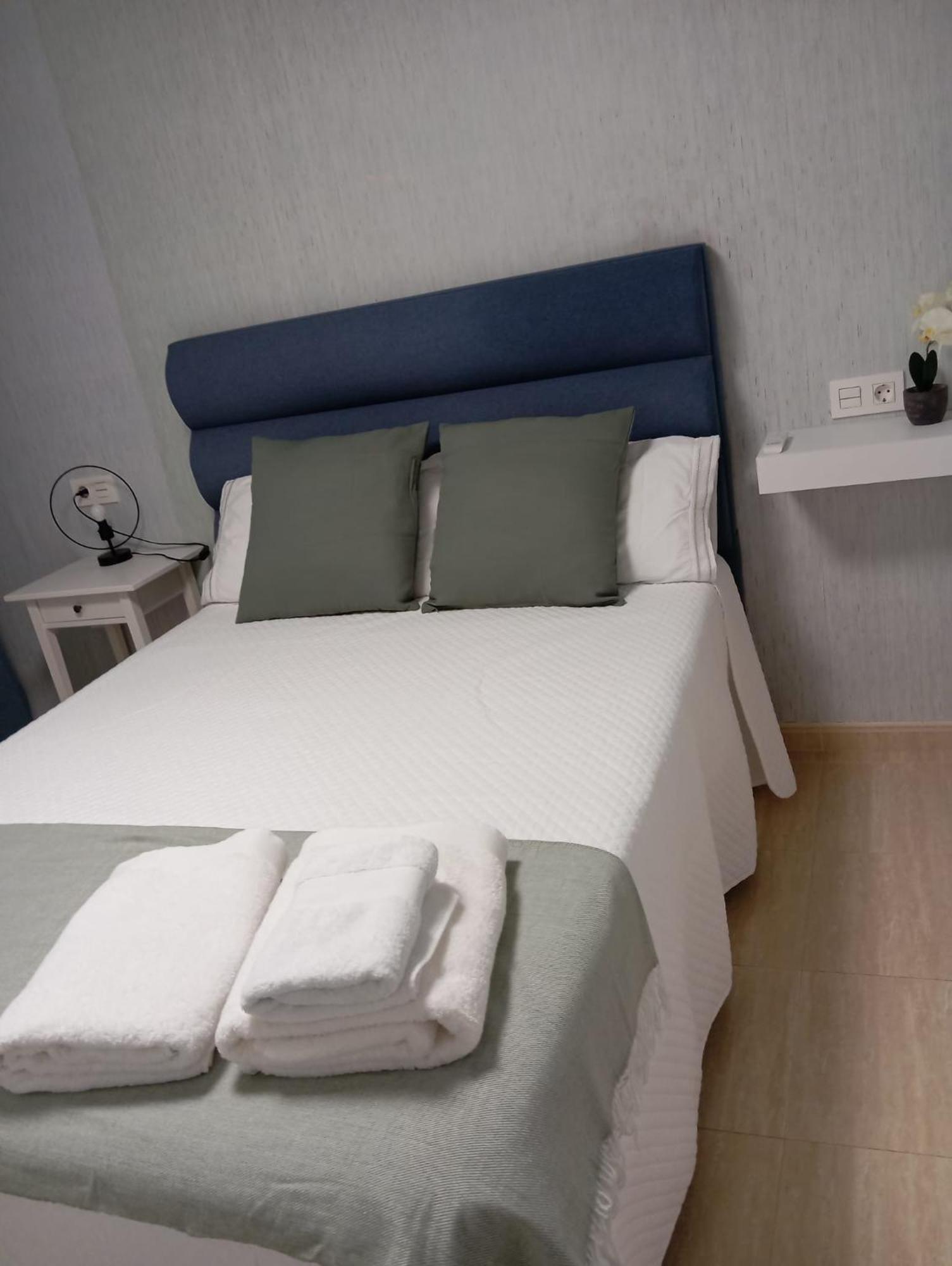 Apartamento Leyaros โรเกตัสเดมาร์ ภายนอก รูปภาพ